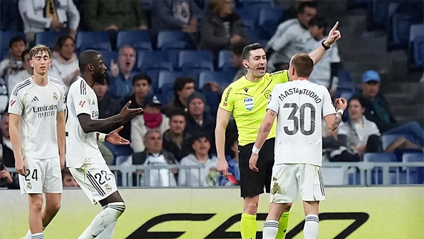 世界杯赛事平台安装-皇马失利后陷入新危机，球迷高呼“弗洛伦蒂诺下课”