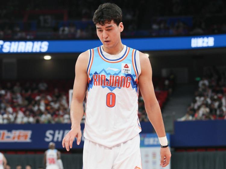 世界杯赛事平台安装-杜锋爱徒加盟NBL，新疆后卫伤势接近郭艾伦，杨舒予成女篮队长