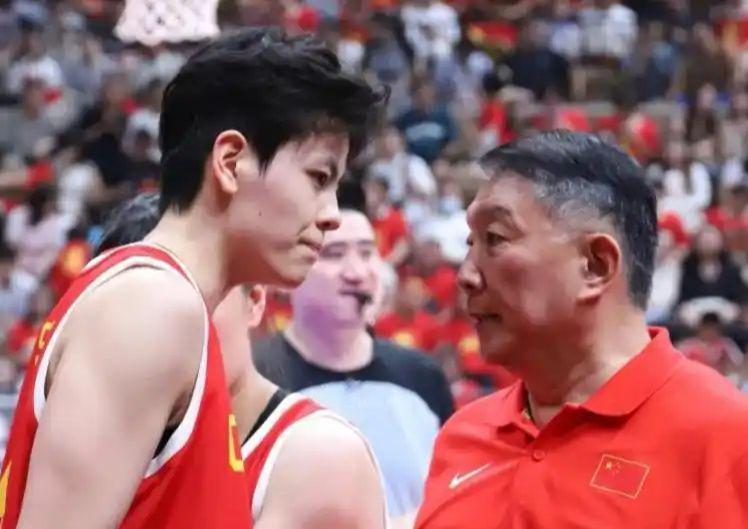 世界杯客户端升级说明-宫导任命新扛旗人！24岁出任国家队队长，球迷：还是王思雨最合适